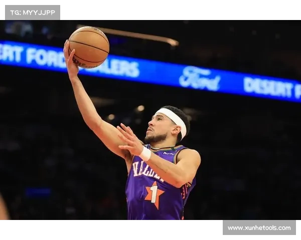 布克与教练的默契合作与沟通方式探索：篮球场上的心灵契约与共赢策略